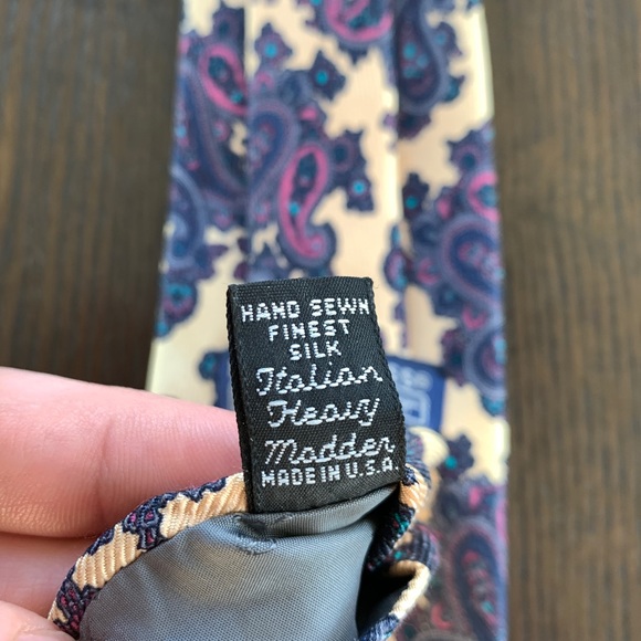Robert Talbott Paisley Best of Class 100% Silk Tie - Picture 5 of 5